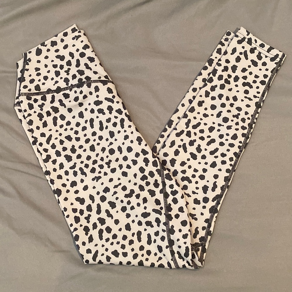 Balance Athletica Midnight Snow Leopard Leggings (Gray)